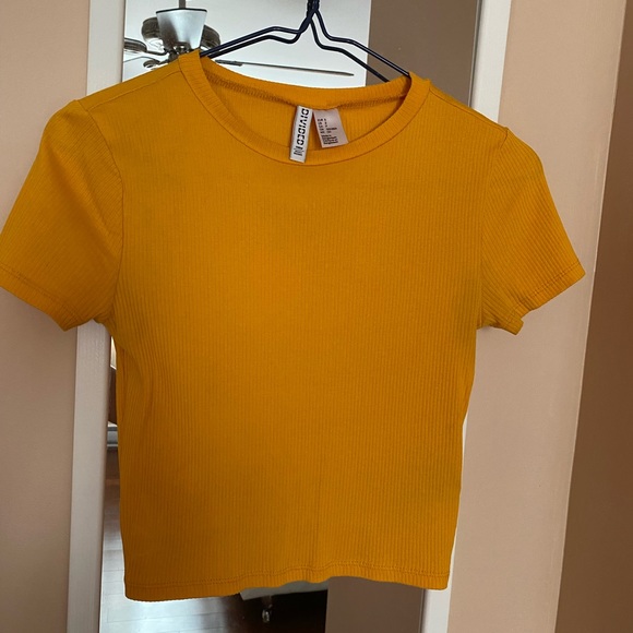 Yellow top - Picture 1 of 1